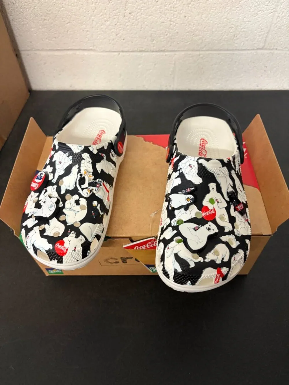 Crocs Coca Cola CLassic Clog White 209314-100 Size Men 8 poler bear